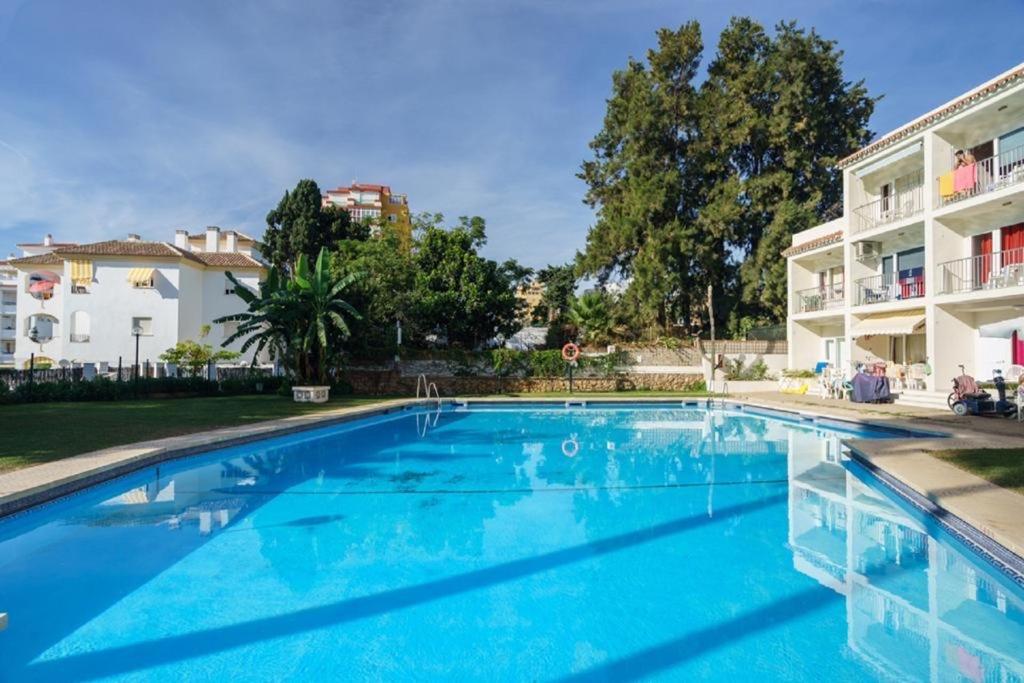 Apartment Armenka Carihuela Park Torremolinos Exterior photo